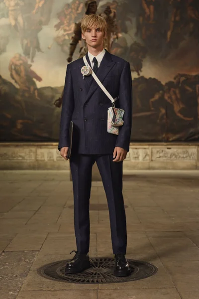 Look 28